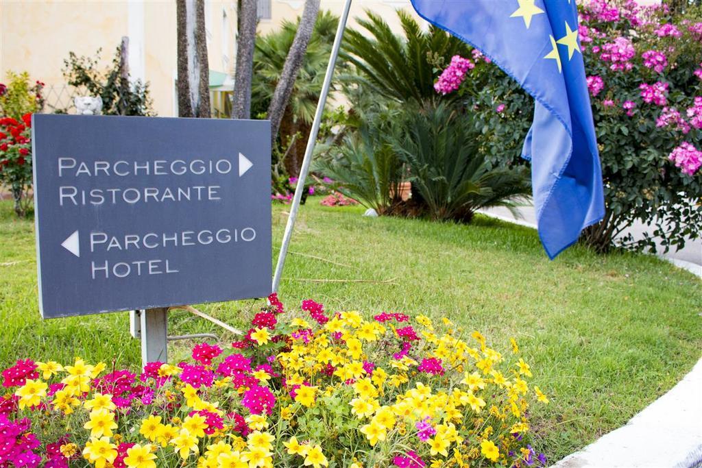 Hotel Mediterraneo Qualiano Exterior foto